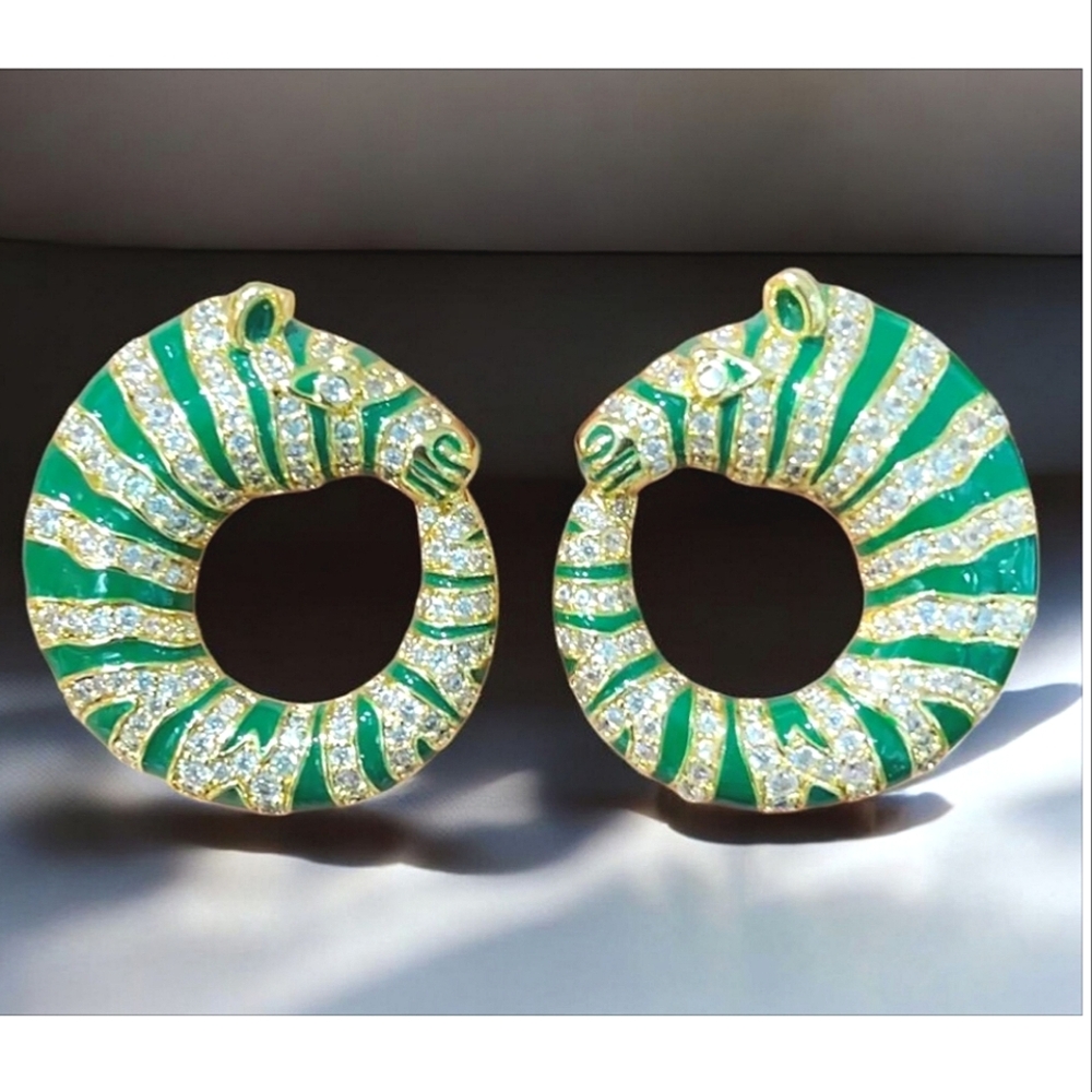 Luxury 18k Gold Plated Zebra Head Zircon Crystal Enamel Earrings